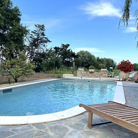 Apartment Avec Piscine Dans *