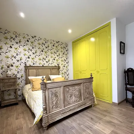 Apartment Avec Piscine Dans