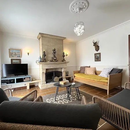 Avec Piscine Dans Appartamento